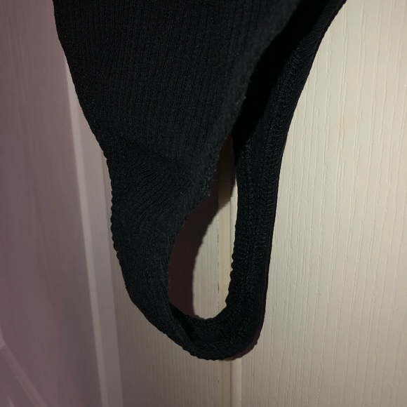 Elodie black ribbed‎ knit shoulder tie tank thong  bodysuit size small - Picture 3 of 5